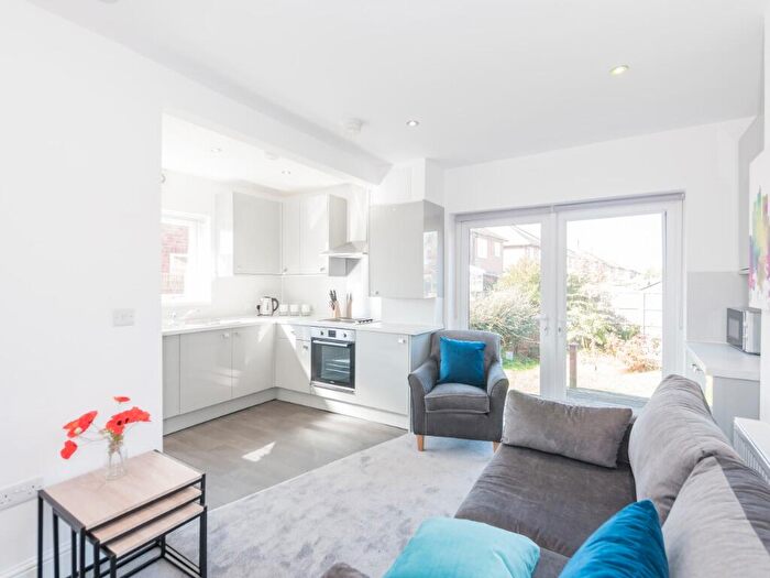 4 Bedroom House To Rent In Leyton Crescent, Beeston, Nottingham, Nottinghamshire, NG9