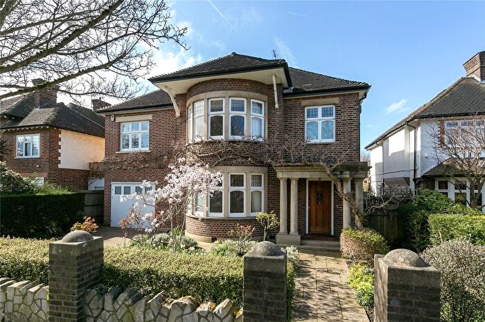 4 Bedroom Detached House For Sale In Berwyn Road, Richmond, TW10