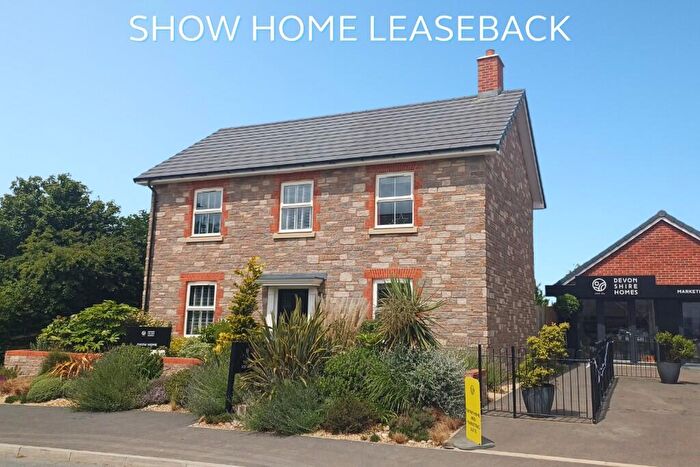 4 Bedroom Detached House For Sale In Lacey Avenue, Bideford, EX39