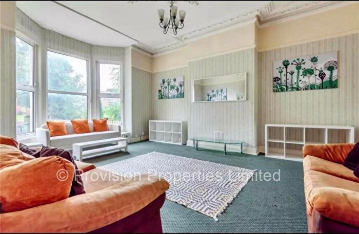 9 Bedroom Terraced House To Rent In Belle Vue Road, Hyde Park, Leeds, LS3