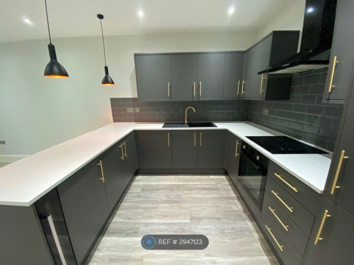 2 Bedroom Flat To Rent In Bennetthorpe, Doncaster, DN1