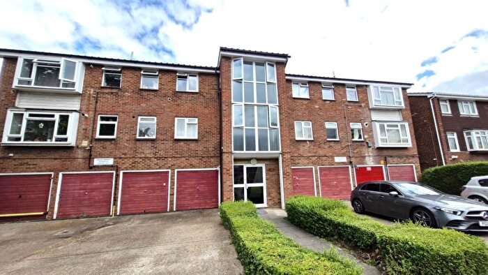 1 Bedroom Flat To Rent In Crowden Way, North Thamesmead, London, SE28