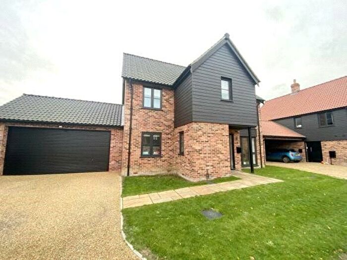 4 Bedroom Detached House For Sale In Goodrum Close, Ashwellthorpe, Norwich, Norfolk, NR16