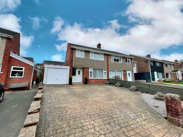 3 Bedroom House To Rent In Fennel Close, Penarth, CF64