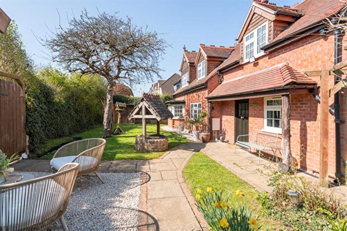 3 Bedroom Detached House For Sale In Silver Street, Wythall, Birmingham, B47