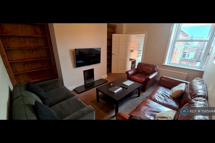 3 Bedroom Flat To Rent In Warton Terrace, Newcastle Upon Tyne, NE6