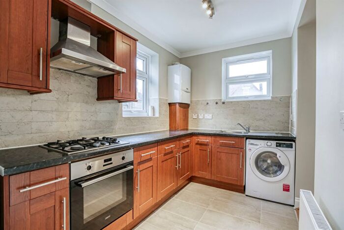 2 Bedroom Flat To Rent In Grange Park, W5