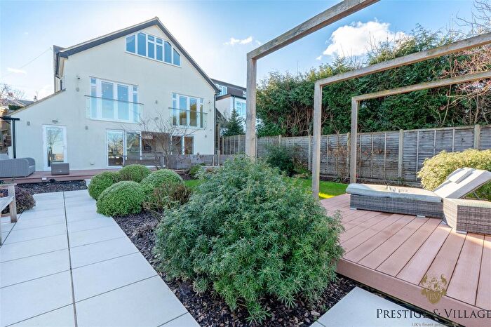 5 Bedroom Detached House For Sale In Caldecote Gardens, Bushey, WD23