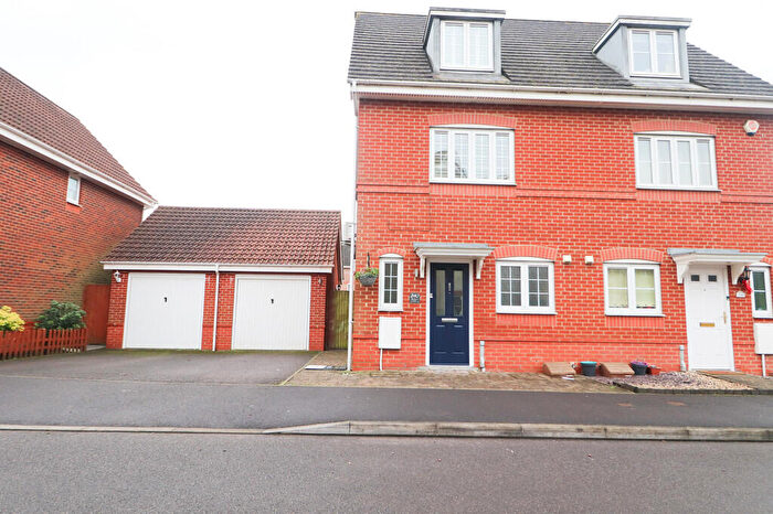 3 Bedroom Semi-Detached House To Rent In Woodland Walk, Aldershot, GU12
