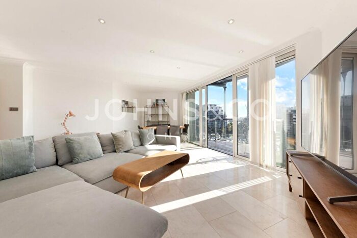 3 Bedroom Apartment To Rent In Boardwalk Place, Canary Wharf, London, E14