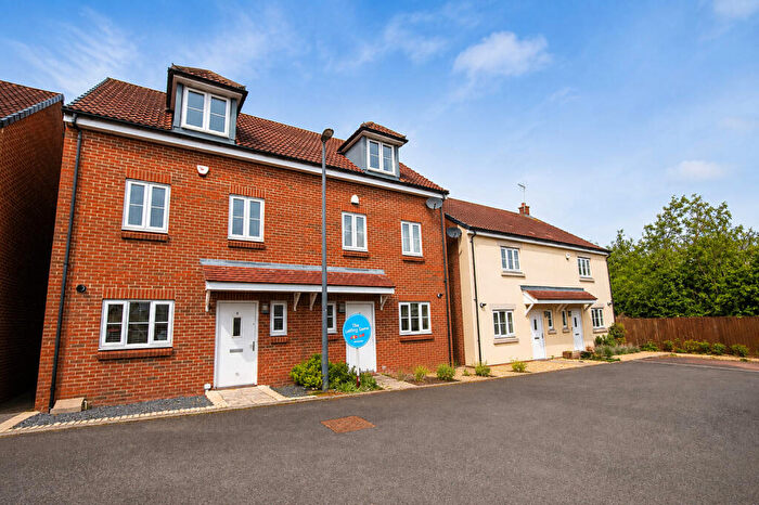 3 Bedroom Semi Detached House To Rent In John Saint Quinton Close, Stoke Gifford, BS34