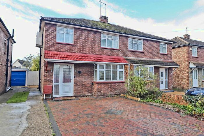 3 Bedroom Semi Detached House For Sale In Fairway Avenue, West Drayton, UB7