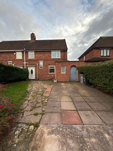 3 Bedroom Semi Detached House To Rent In Wilkes Ave, Walsall, WS2