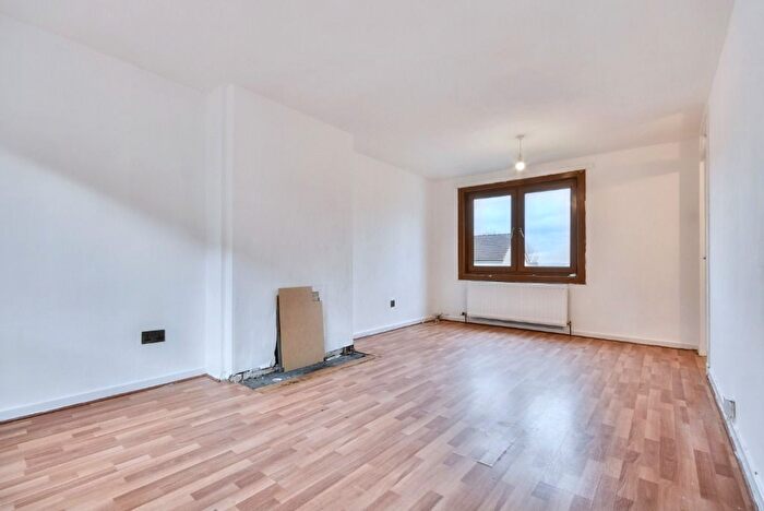 3 Bedroom Terraced House For Sale In Nairn Road, Inverclyde, Greenock, PA16