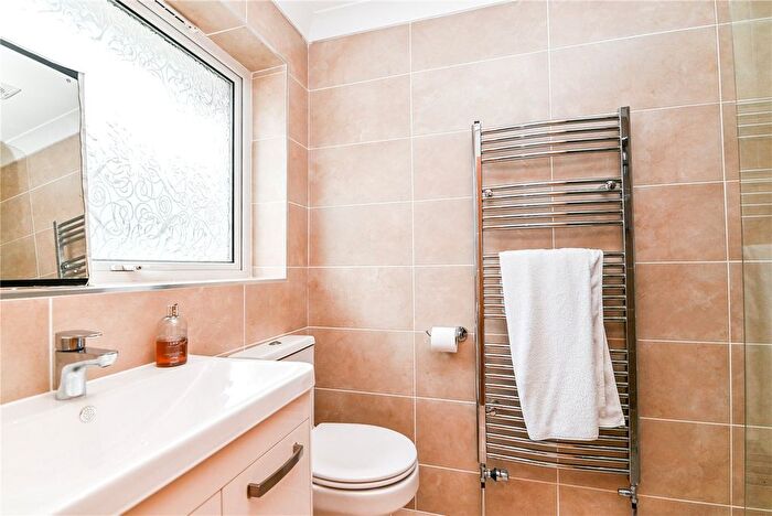 2 Bedroom Bungalow For Sale In Roebuck Close, New Milton, Hampshire, BH25