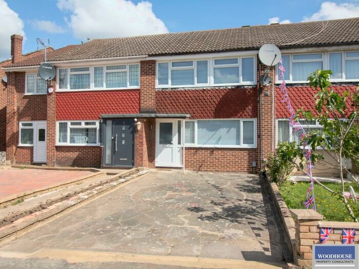 3 Bedroom Terraced House To Rent In Westfield Close, Waltham Cross, EN8