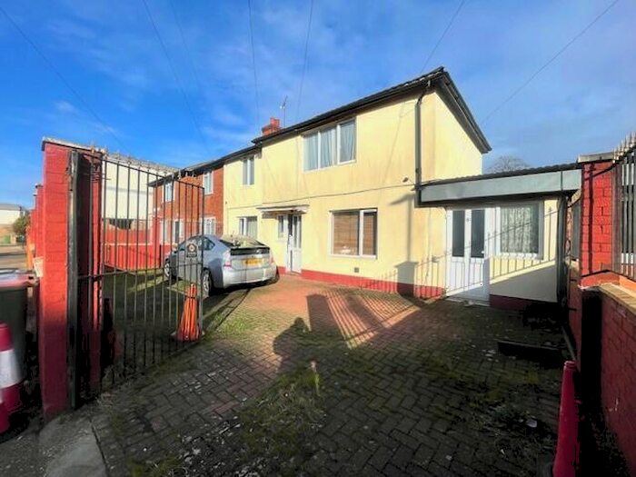 5 Bedroom House To Rent In Hamilton Road, Stratford, E15