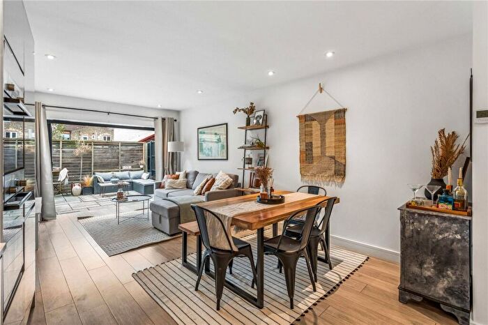 1 Bedroom Apartment For Sale In Grenfell Road, Mitcham, CR4