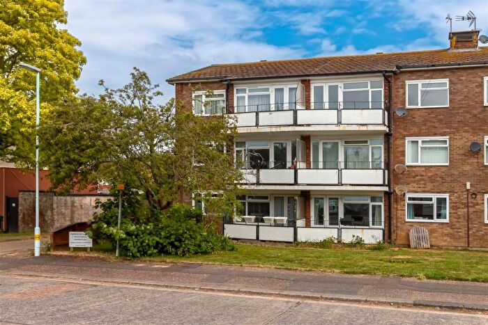 2 Bedroom Apartment For Sale In The Causeway, Goring-By-Sea, Worthing, BN12