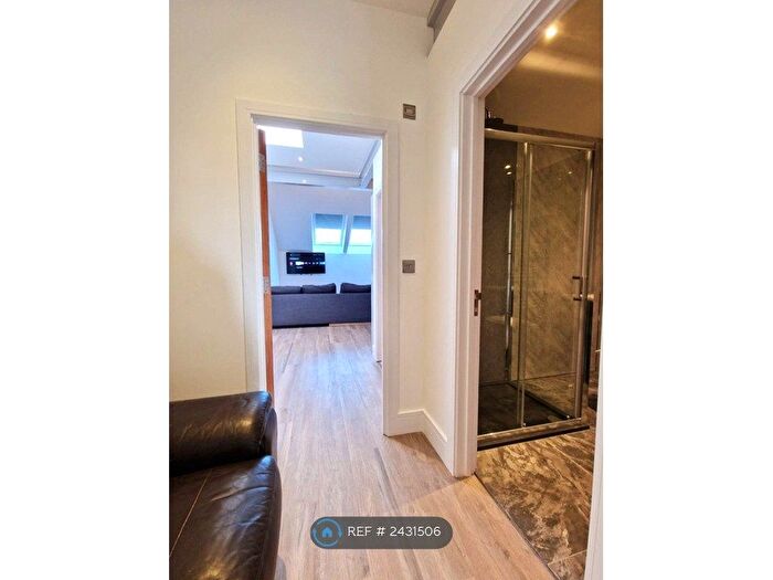 2 Bedroom Flat To Rent In Alberton Road, Bristol, BS16