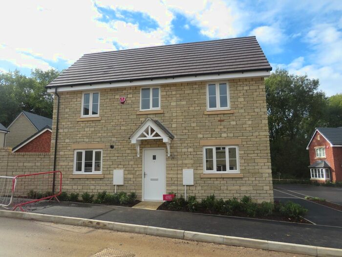 3 Bedroom Property To Rent In Sunbeam Drive, Patterdown, Chippenham, SN15