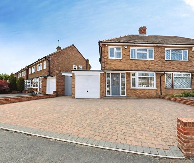 3 Bedroom Semi Detached House For Sale In Sermon Drive, Swanley, Kent, BR8