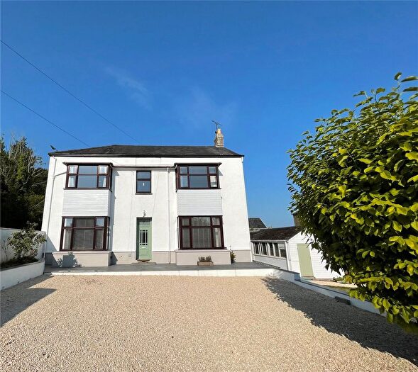 4 Bedroom Semi-detached House For Sale In Wellfield Road, Carmarthen, Carmarthenshire, SA31