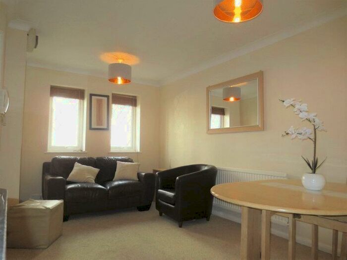 2 Bedroom Flat To Rent In Bedford Place, Brighton, BN1