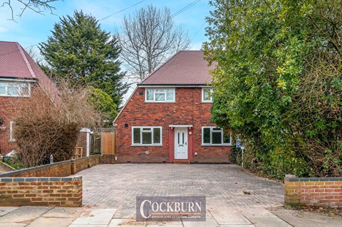 2 Bedroom Maisonette For Sale In Kingsground, Eltham, SE9