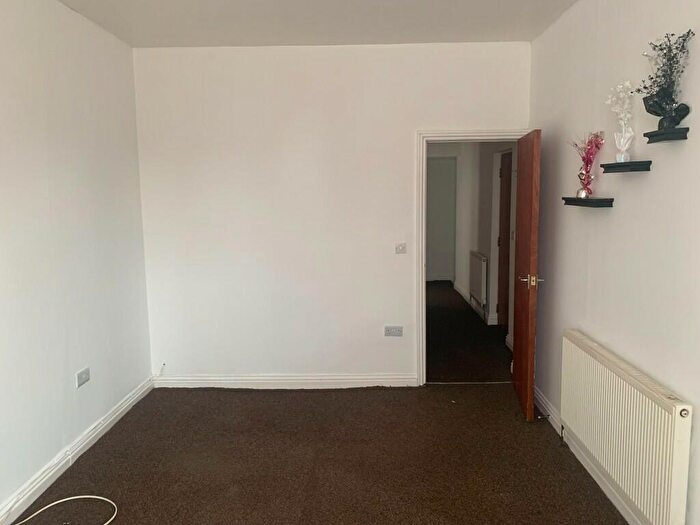 2 Bedroom Flat To Rent In Flat, Yates Street, Blackpool, Lancashire, FY1