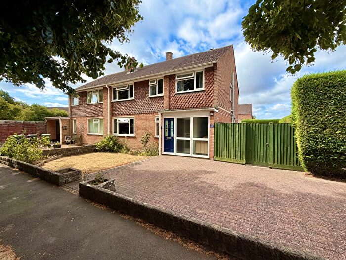 5 Bedroom Semi Detached House For Sale In Parsons Way, Royal Wootton Bassett, Wiltshire, SN4