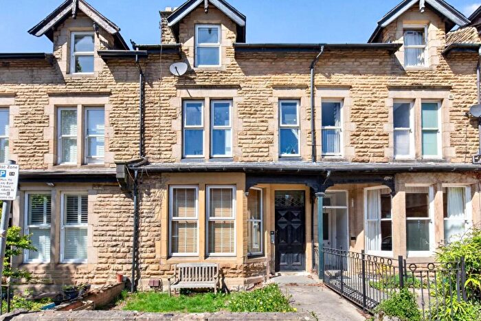 2 Bedroom Apartment For Sale In Dragon Avenue, Harrogate, HG1