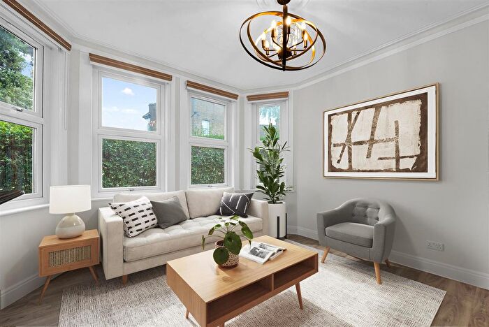 2 Bedroom Flat For Sale In Chapter Road, London, NW2