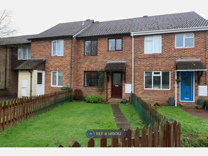 3 Bedroom Terraced House To Rent In Willow Tree Glade, Calcot, Reading, RG31