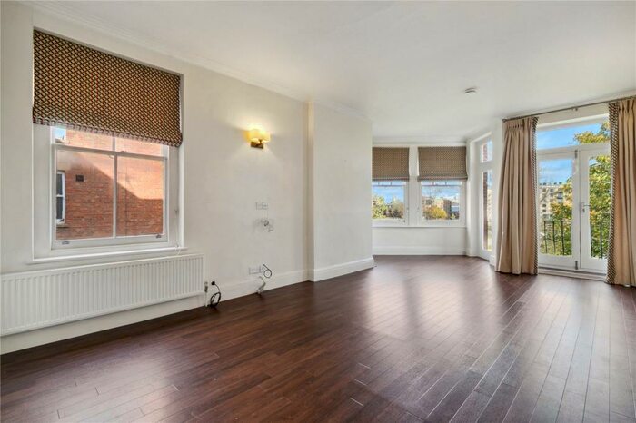 3 Bedroom Apartment To Rent In Riverview Gardens, London, SW13