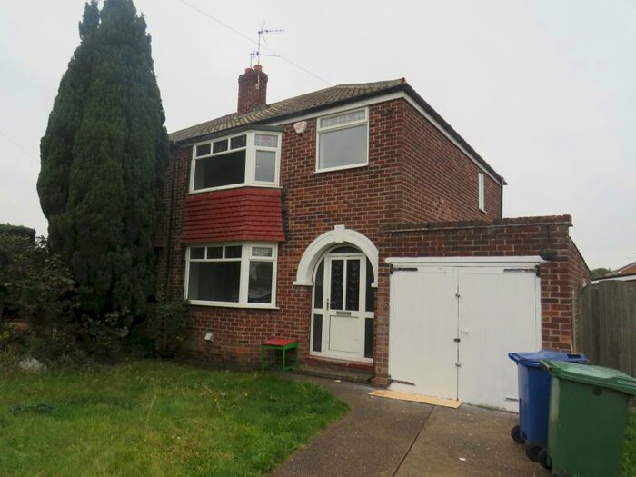3 Bedroom Semi-Detached House To Rent In Ridgewood Avenue, Edenthorpe, Doncaster, DN3