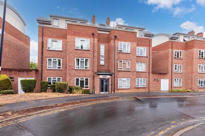 2 Bedroom Apartment For Sale In Wiltshire Lodge, Courtlands Shoppenhangers Road, Maidenhead, SL6