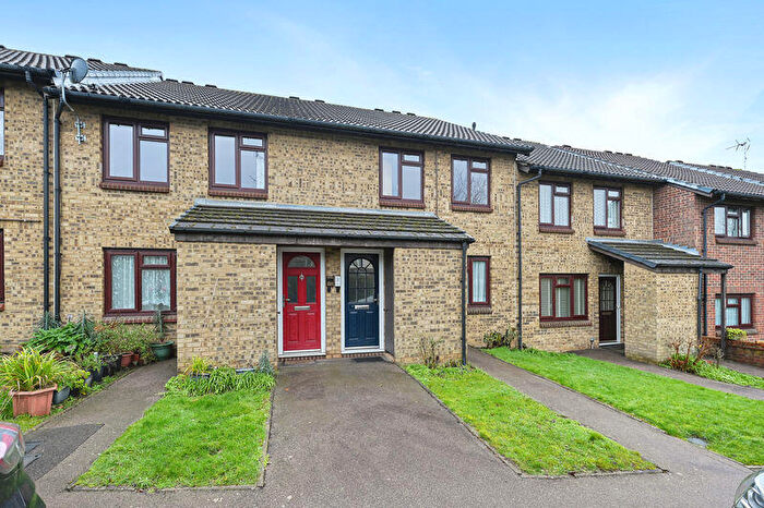 1 Bedroom Detached House For Sale In Bladon Gardens, Harrow, HA2