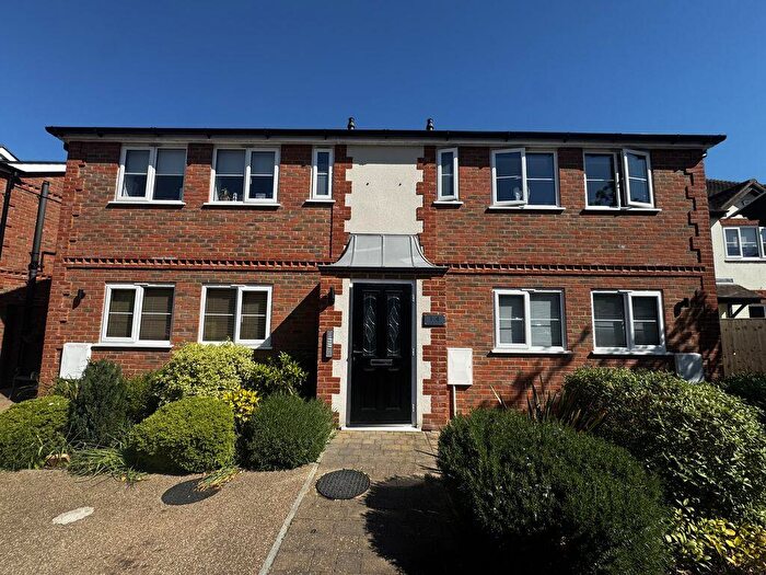 1 Bedroom Flat For Sale In Bakers Orchard, Wooburn Green, HP10