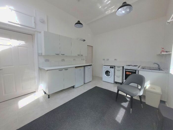 1 Bedroom Flat To Rent In Broad Street, Blaenavon, Pontypool, NP4