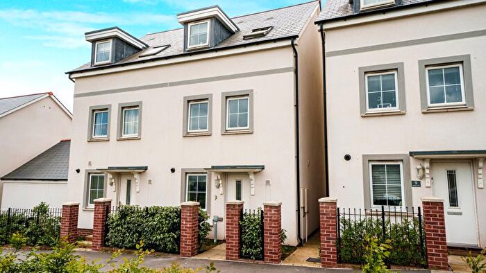 3 Bedroom Semi-Detached House For Sale In Treledan Way, Saltash, PL12