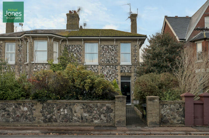 1 Bedroom Flat To Rent In Arundel Road, Littlehampton, West Sussex, BN17