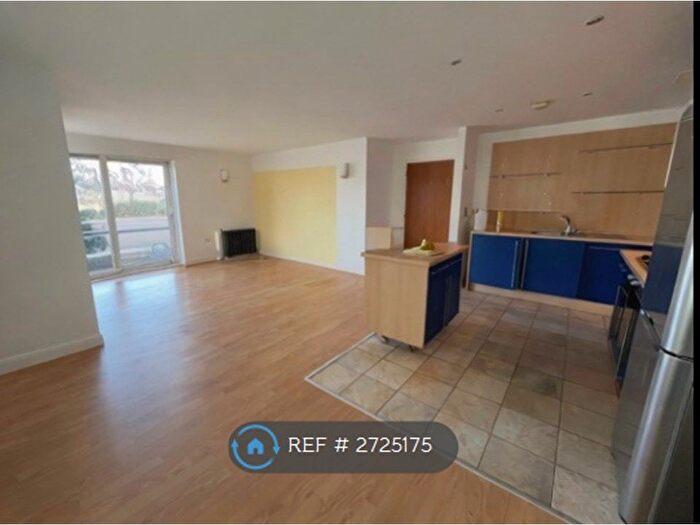 2 Bedroom Flat To Rent In Hopton Road, London, SE18