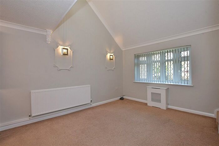 1 Bedroom Semi-Detached House For Sale In Beauchamps Drive, Wickford, Essex, SS11