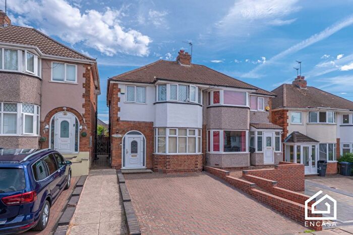 3 Bedroom Semi-Detached House For Sale In Coalway Avenue, Sheldon, B26