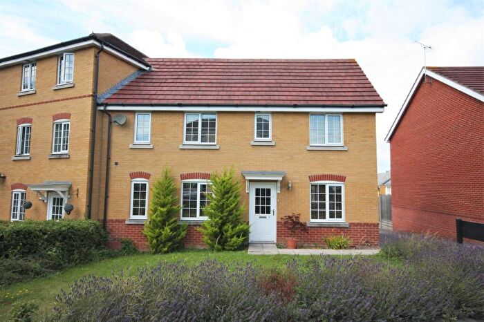 3 Bedroom End Of Terrace House To Rent In Silver Birch Way, Whiteley, PO15