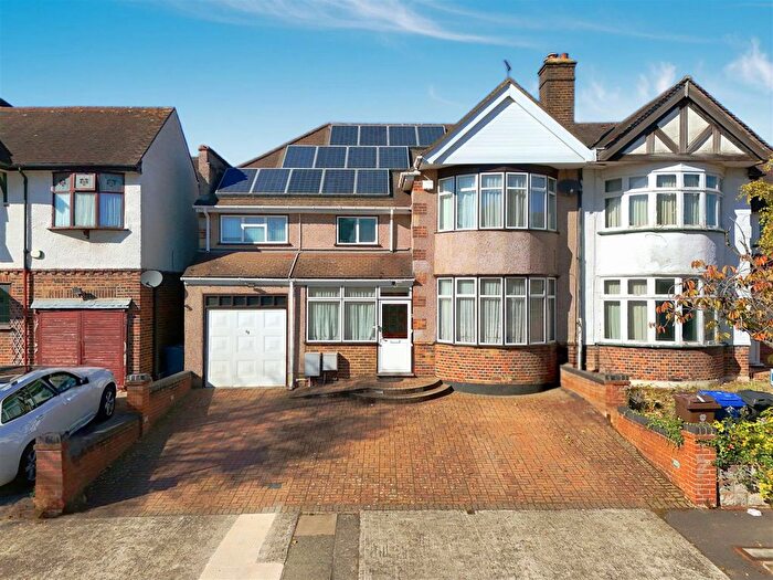 4 Bedroom Semi-detached House For Sale In Flambard Road, Harrow, HA1