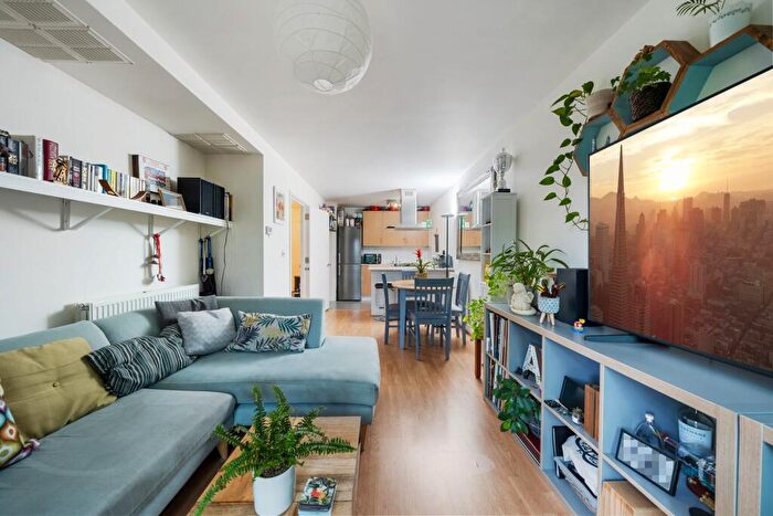 1 Bedroom Apartment To Rent In Tequila Wharf, Commercial Road, London, E14