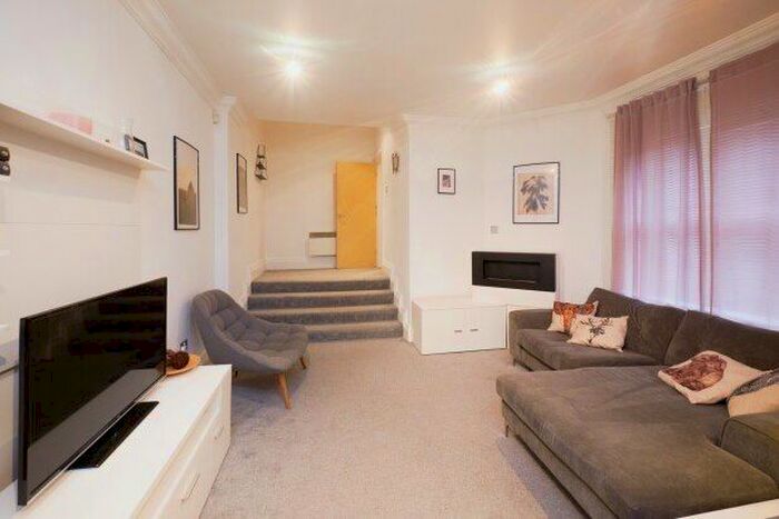 1 Bedroom Flat To Rent In Chamberlain Court, Birmingham, B3