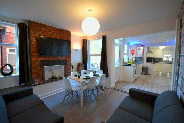 6 Bedroom House To Rent In Marlborough Road, Beeston, NG9